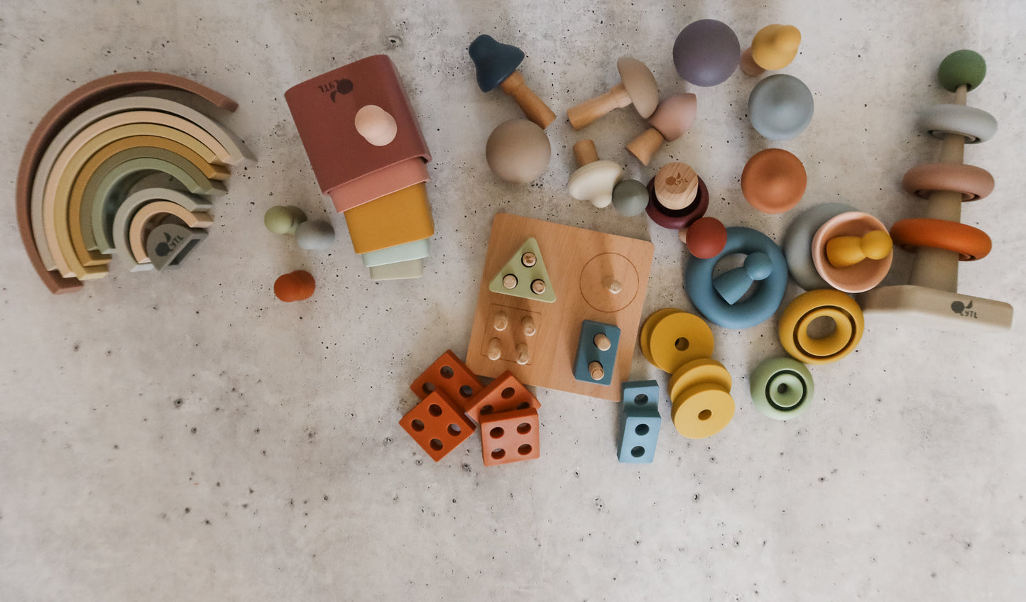 Montessori silicone toddler toy set for open-ended play and fine motor skills
