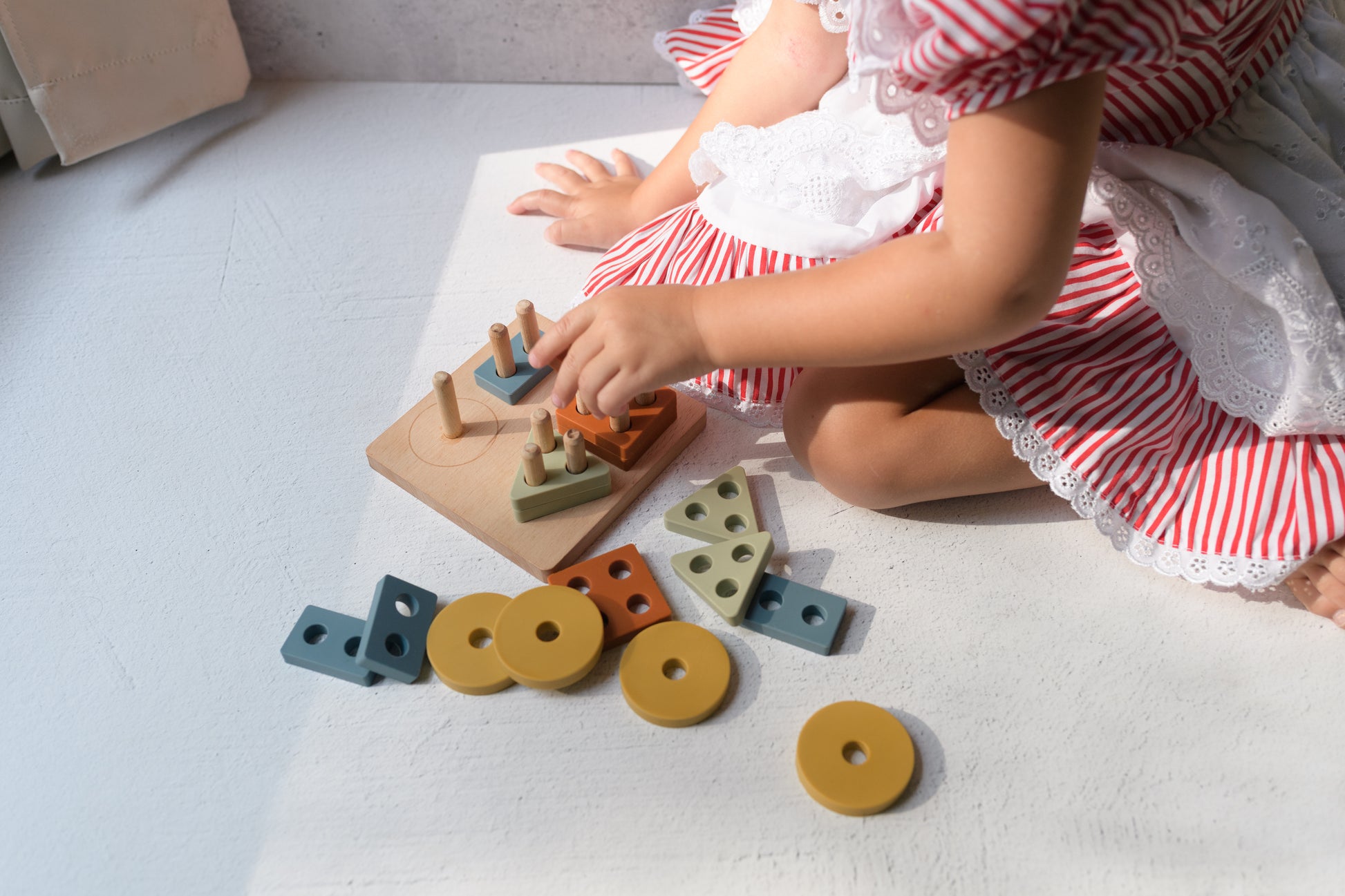 LYTL fine motor toy bundle supporting hand-eye coordination and problem solving